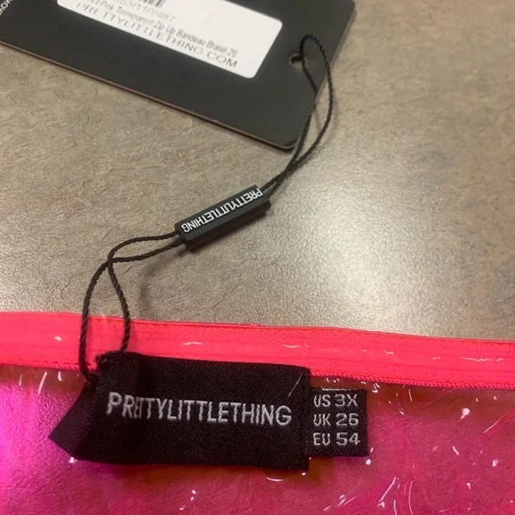 PrettyLittleThing Pink Vinyl Crop Top - Picture 3 of 3